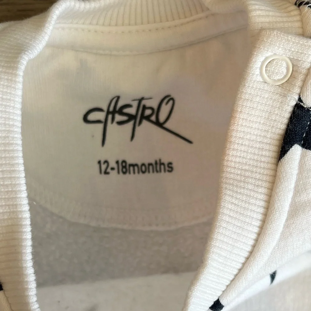 Astro Toddler Girl Long Sleeve Crewneck Sweater White & Black Stars 12-18 Months
